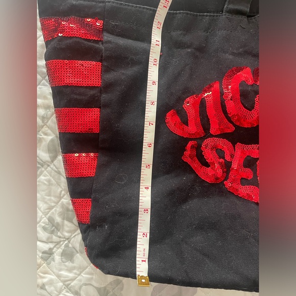 ♥️❤️🖤 Victoria's Secret Black & Red Sequin
Weekender Bag ❤️🖤♥️ - Picture 5 of 8